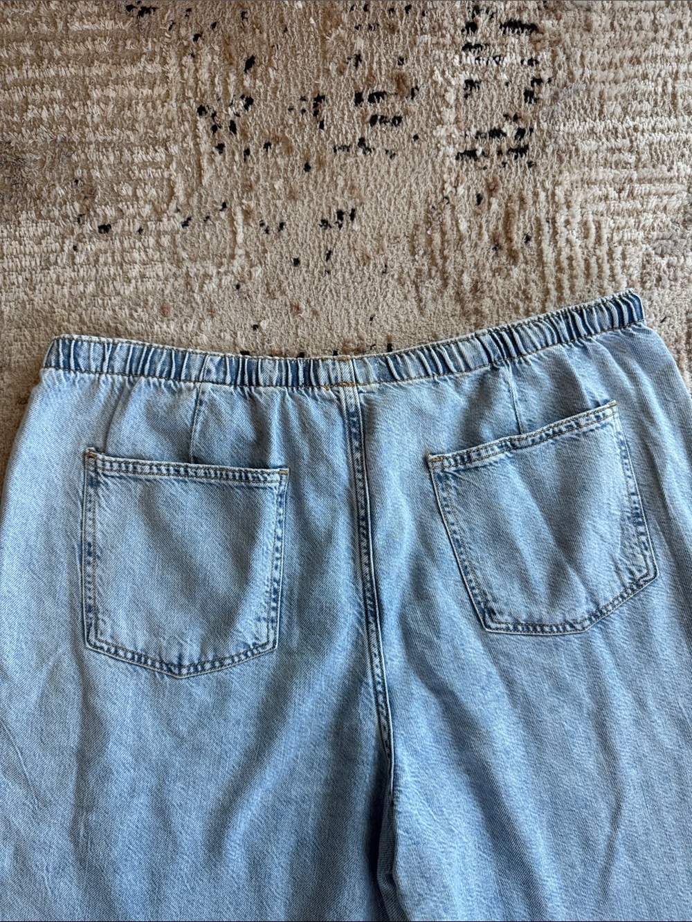 GAP Mid Rise Soft Pull-On Wide-Leg Jeans - Picture 6 of 8